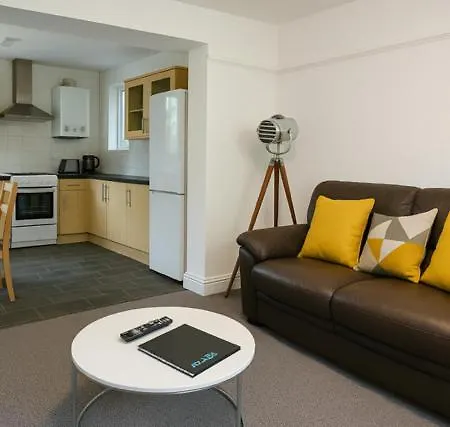 Classy 8Br Home - Near Sherwood, City Hospital & Nottingham City Centre - Garden - Sleeps 16 Exterior photo