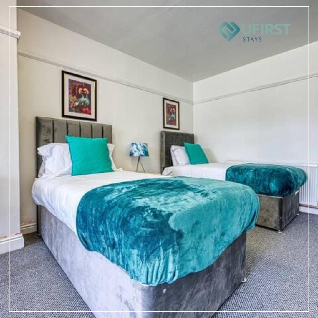 Classy 8br - Near Sherwood, Hospital & Centre - Garden - Sleeps 16 Appartamento *