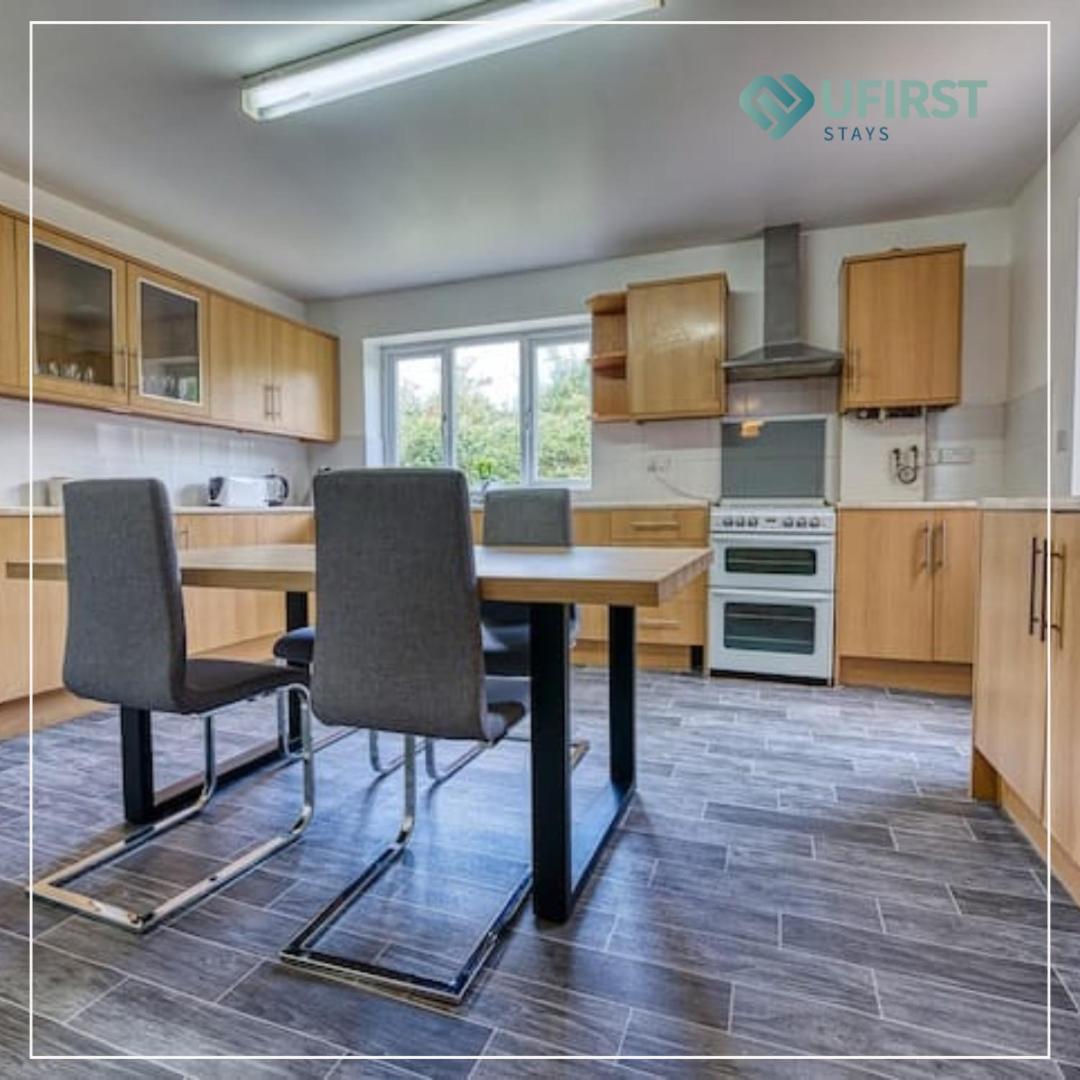 Your Peaceful Escape 8-Bedroom Home In Nottingham - Near City Hospital, Sherwood & Close To City Centre Appartement *