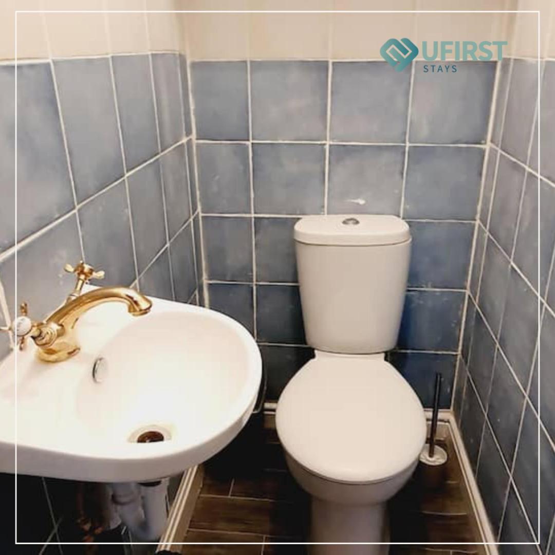 Classy 8br - Near Sherwood, Hospital & Centre - Garden - Sleeps 16 Appartamento *