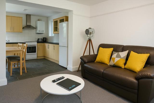 Appartamento Classy 8br - Near Sherwood, Hospital & Centre - Garden - Sleeps 16
